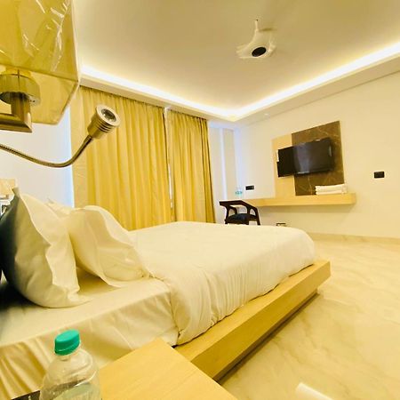 Hotel Holiday Grand Greater Noida Εξωτερικό φωτογραφία