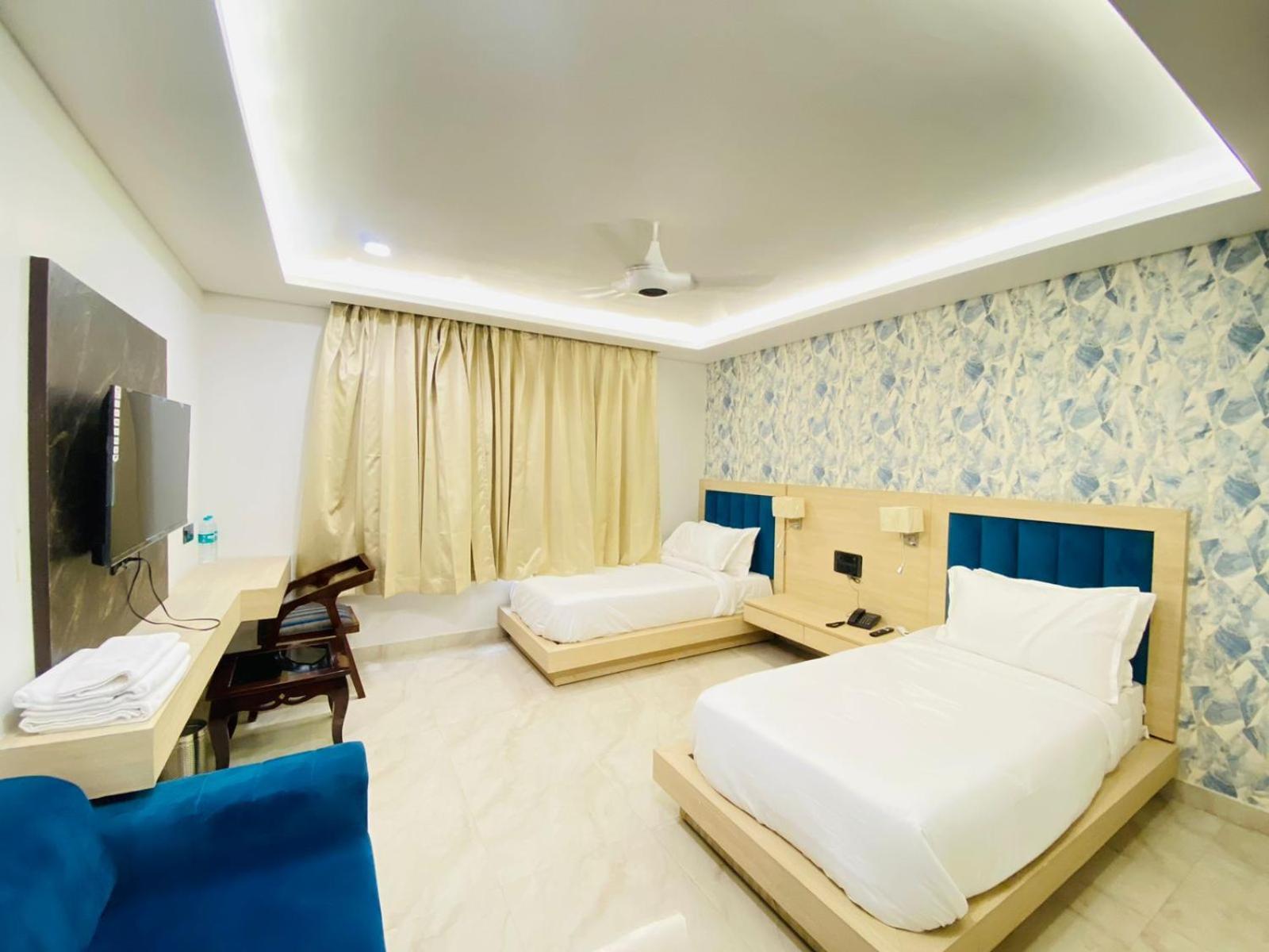 Hotel Holiday Grand Greater Noida Εξωτερικό φωτογραφία