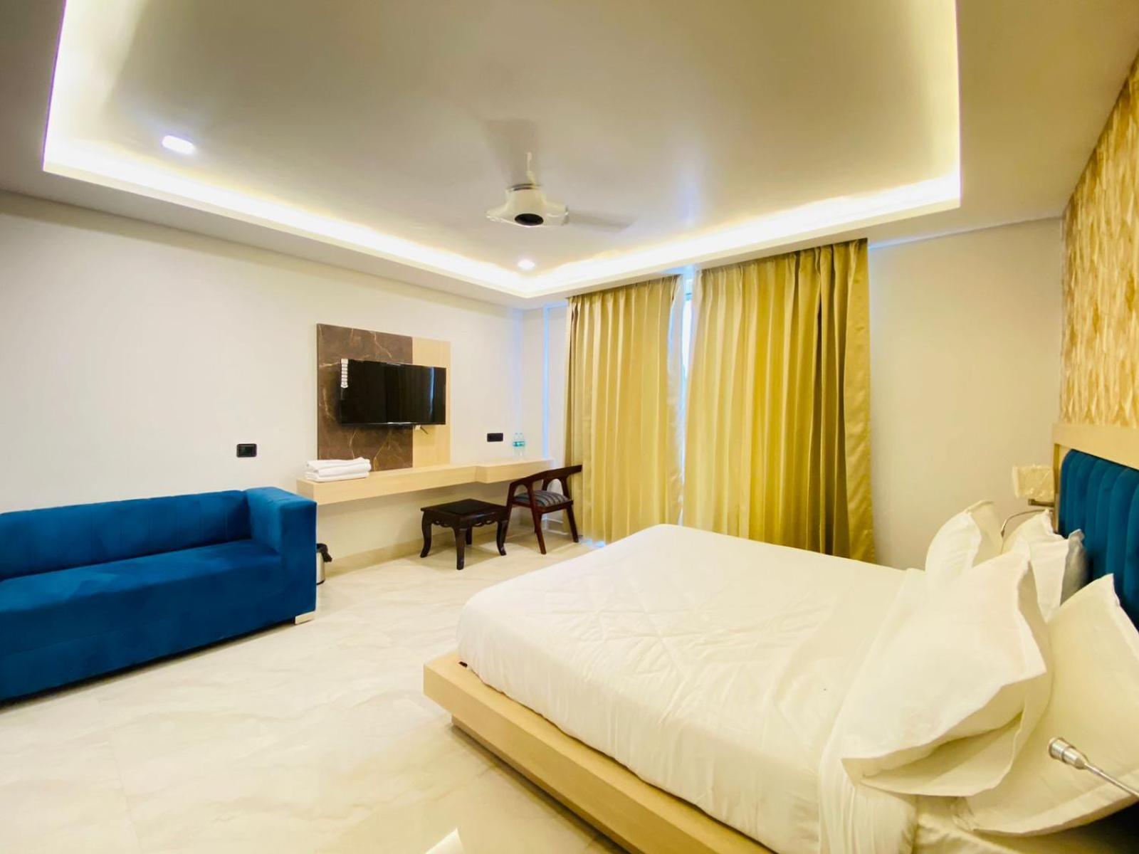 Hotel Holiday Grand Greater Noida Εξωτερικό φωτογραφία