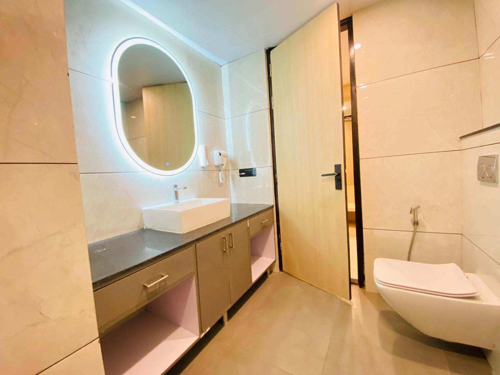 Hotel Holiday Grand Greater Noida Εξωτερικό φωτογραφία