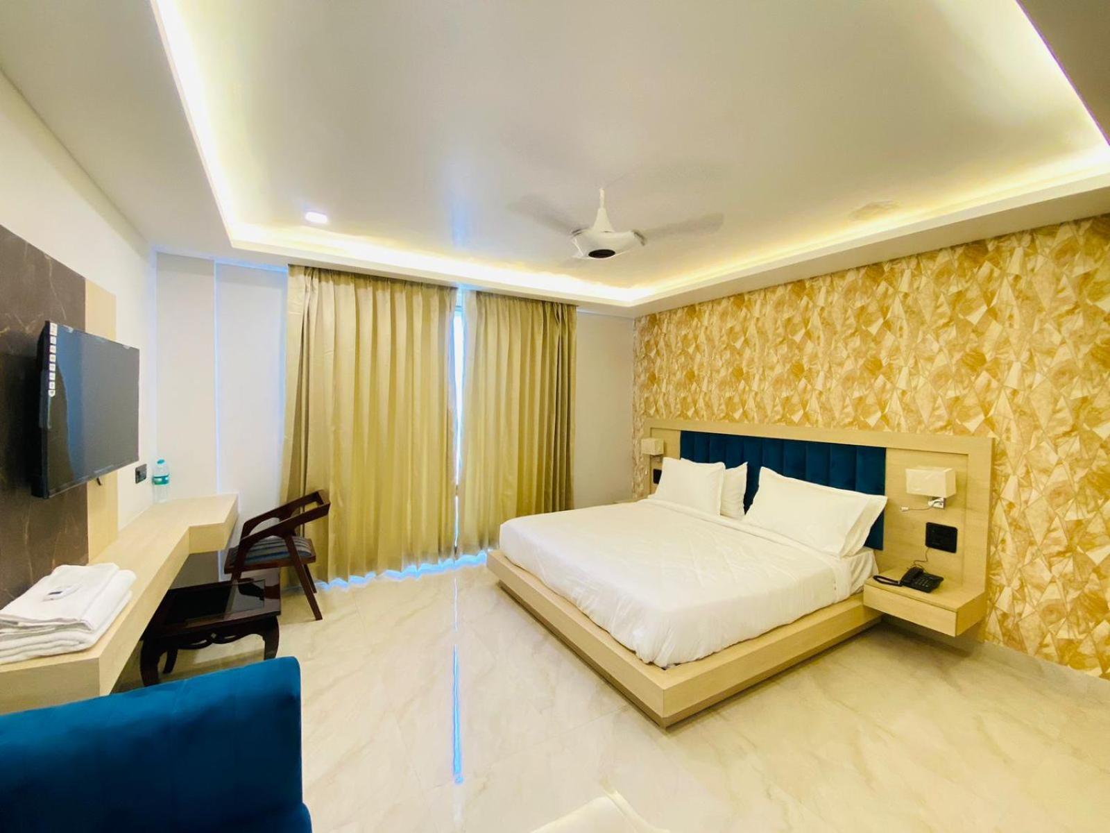 Hotel Holiday Grand Greater Noida Εξωτερικό φωτογραφία